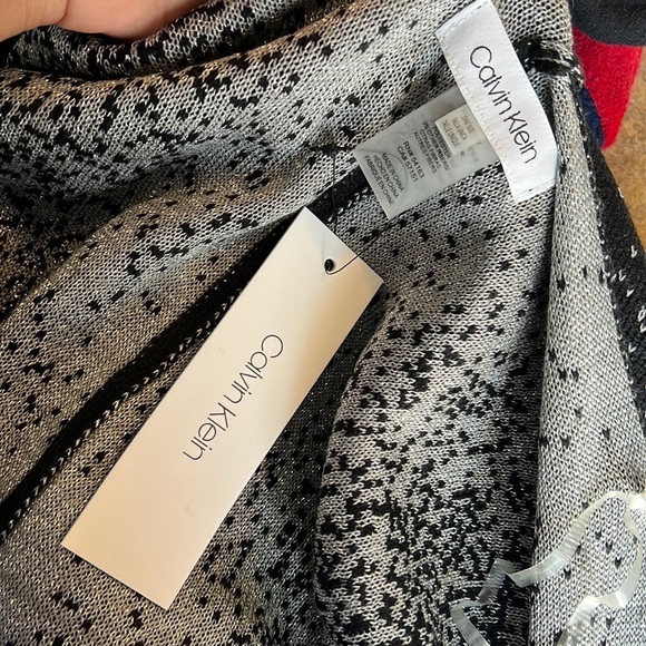 ⚫️  CALVIN KLEIN Ombré Metallic Jacquard Poncho One Size - Picture 7 of 12